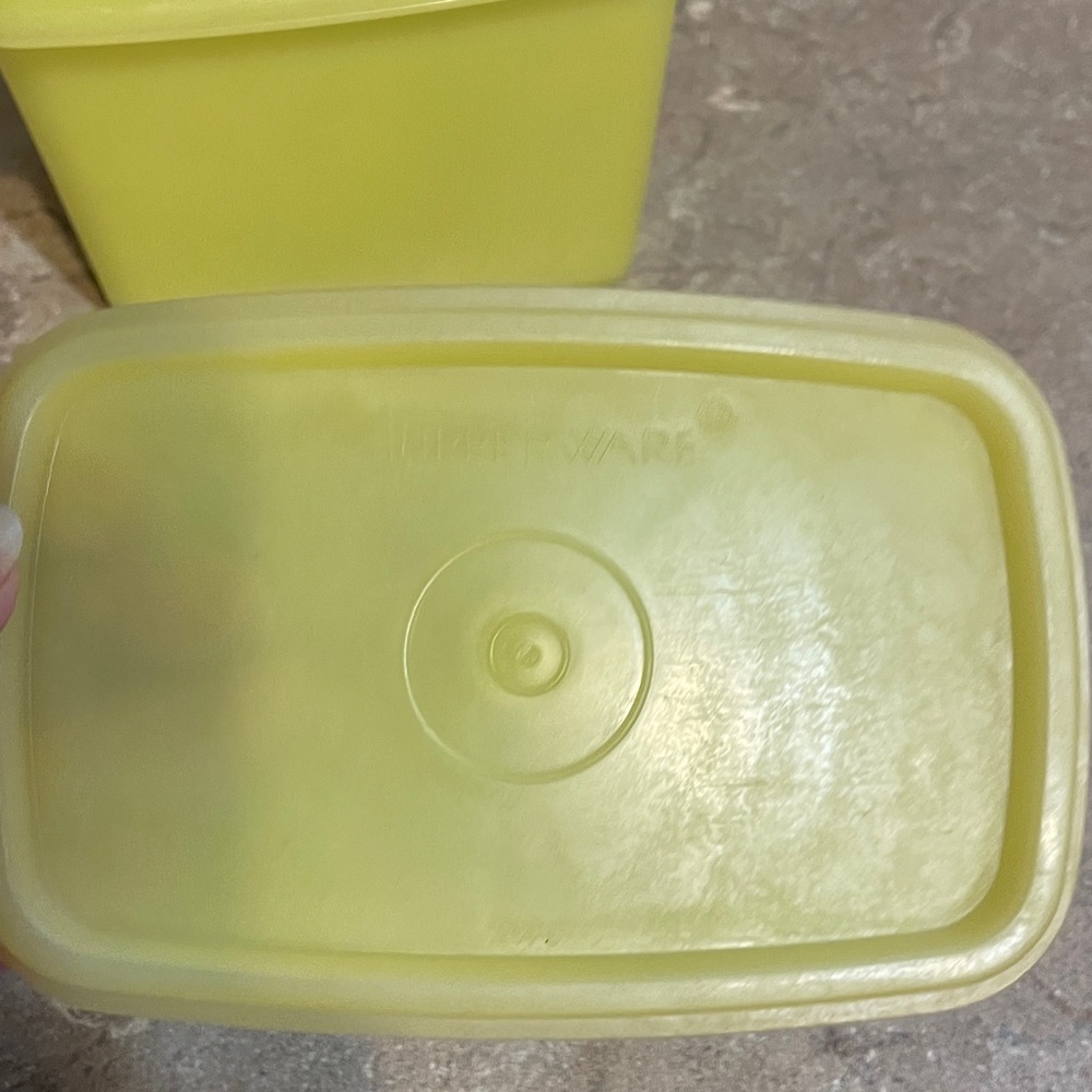 Tupperware Vintage Yellow Storage Container - Picture 4 of 7